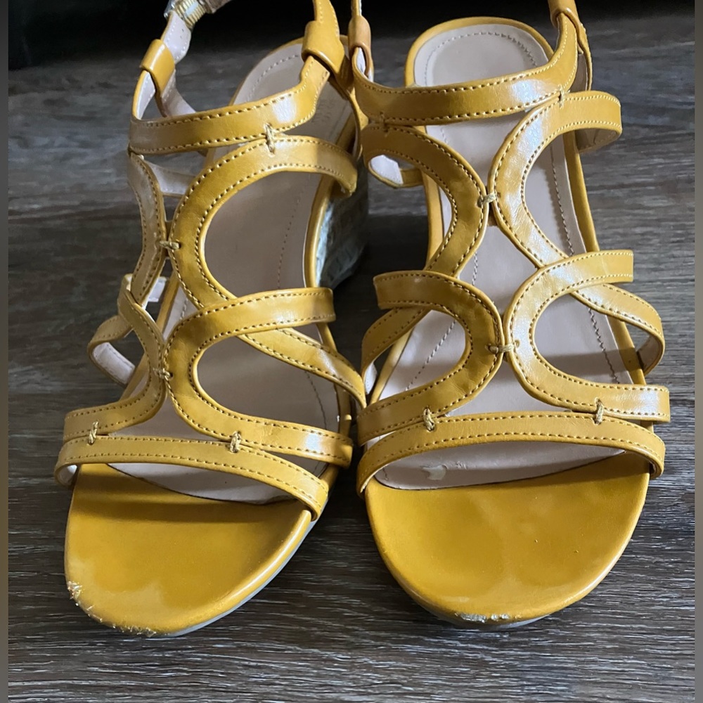 Mootsie Tootsie Yellow Espadrille Sandals - Sz 9 - Picture 6 of 6